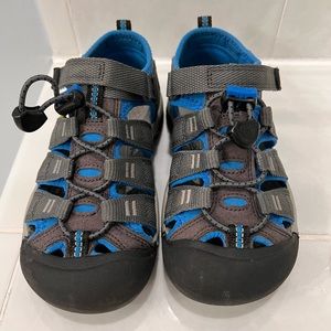 Keen boy’s shoes Size 13